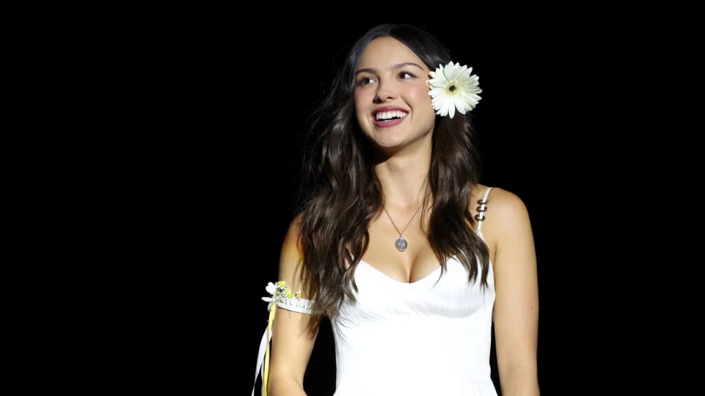 Watch Olivia Rodrigo Sing “Landslide” with Stevie Nicks at Daisy Chain Fields