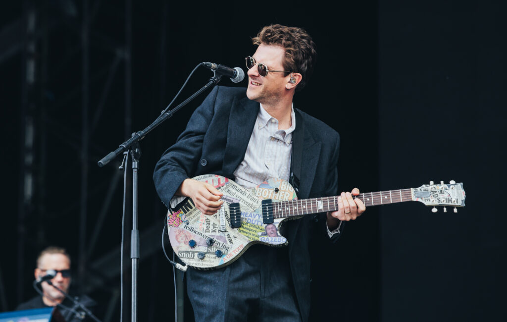 Jamie T kicks off Reading 2026 with surprise main stage set: “Ready for a little dance?”