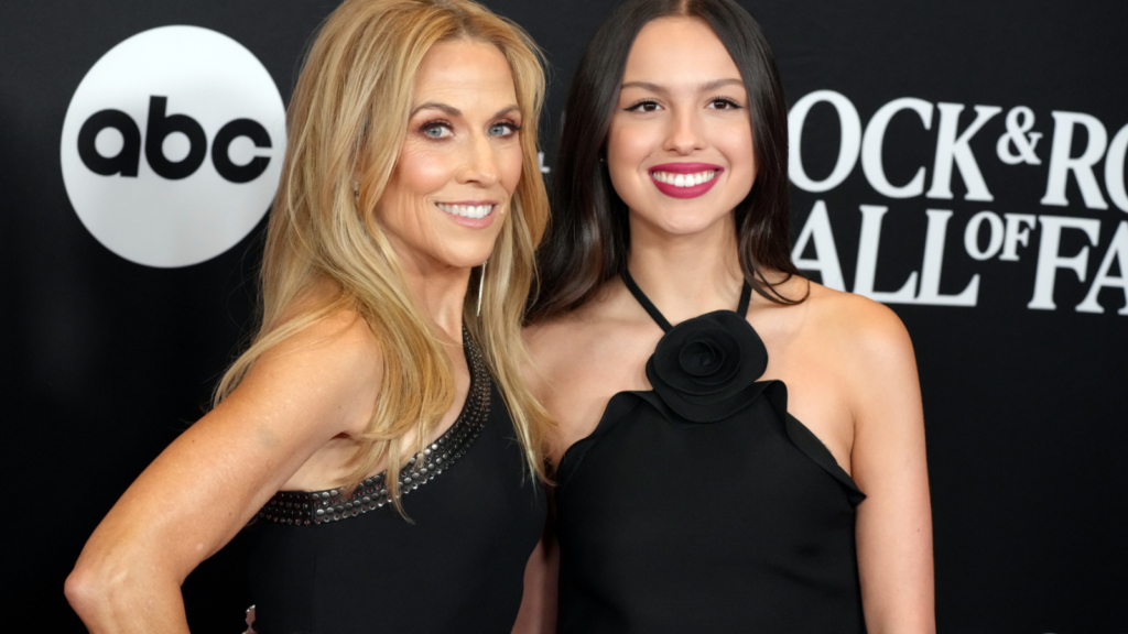 Watch Olivia Rodrigo Sing for Sheryl Crow at Nashville Awards Dinner