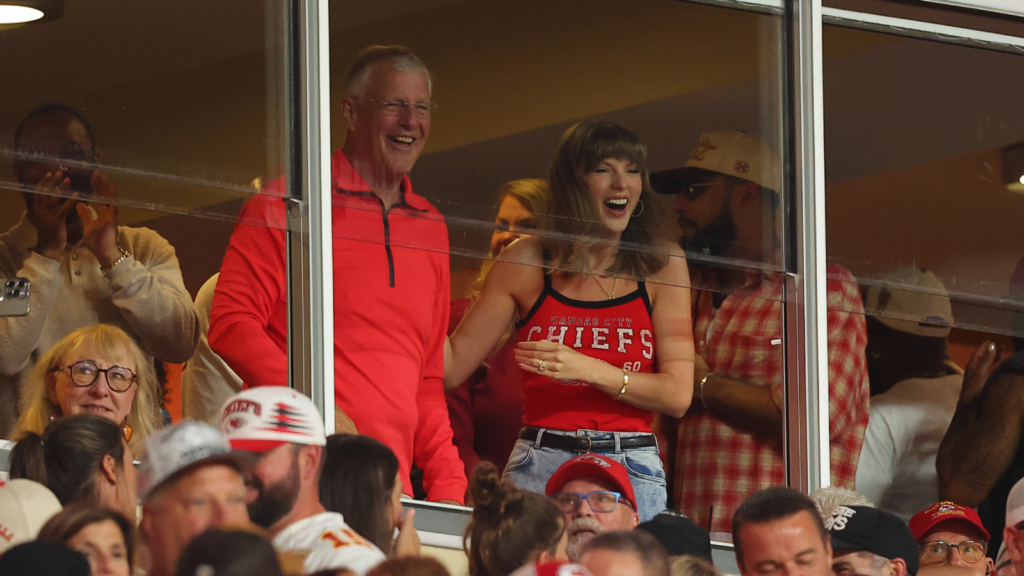 Taylor Swift Celebrates Travis Kelce’s First Touchdown of the Season