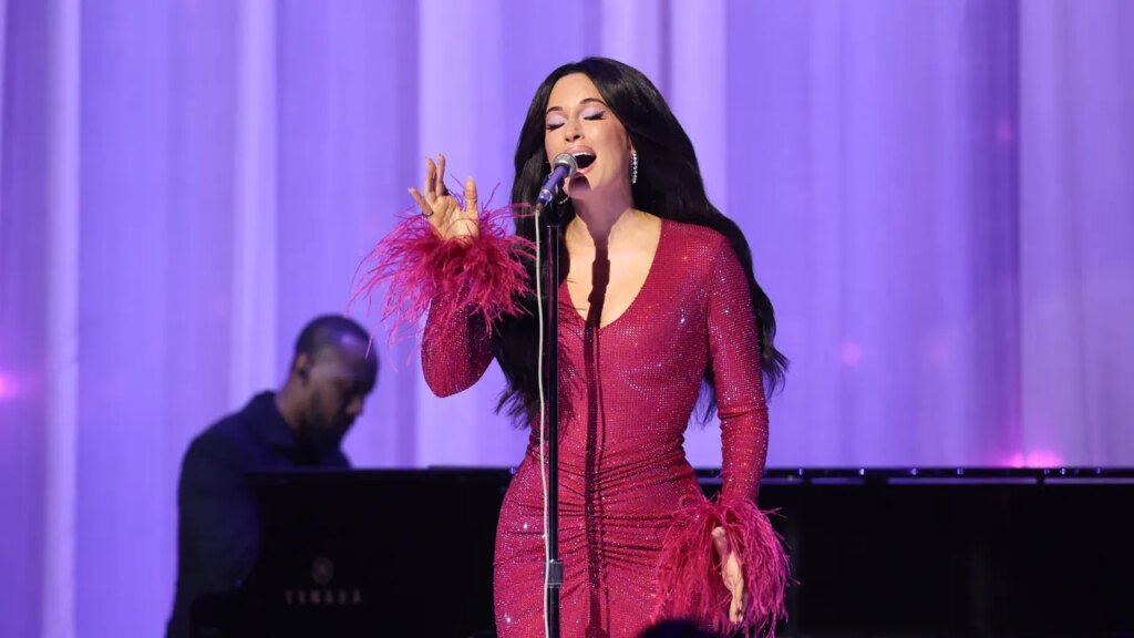 Watch Kacey Musgraves Sing Dolly Parton’s “I Will Always Love You” at the 2026 VMAs