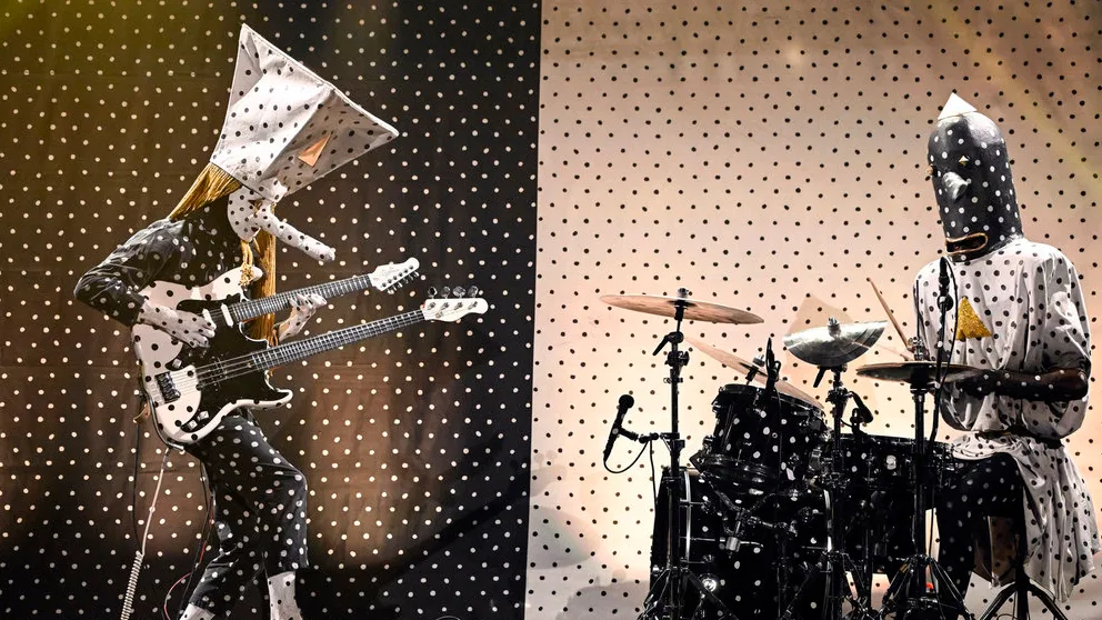 Watch Angine de Poitrine Shred Through a New Song on Fallon