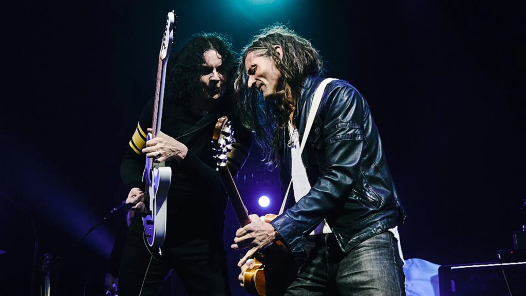 Jack White, the Strokes’ Nick Valensi Team Up at Los Angeles Show