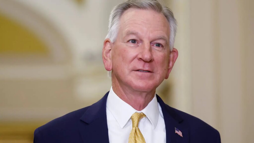 Furry Airline Pilots are ‘Terrifying’: GOP Senator Ahead of Midterms