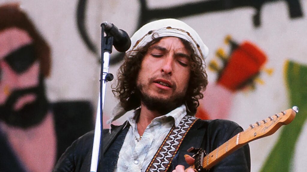 Bob Dylan Somehow Finds 371 Unreleased Songs for Another Rolling Thunder Box Set