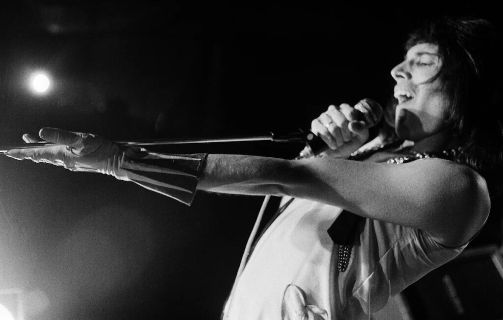 Come sarebbe cambiato Freddie Mercury?