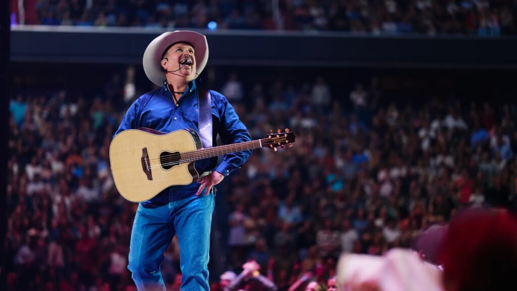 Watch Garth Brooks Walmart Live: Buy ‘Double Live’ Album Vinyl Release