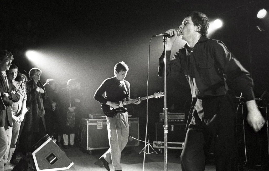 Joy Division, un mega bootleg ufficiale per sconfiggere tutti i bootleg