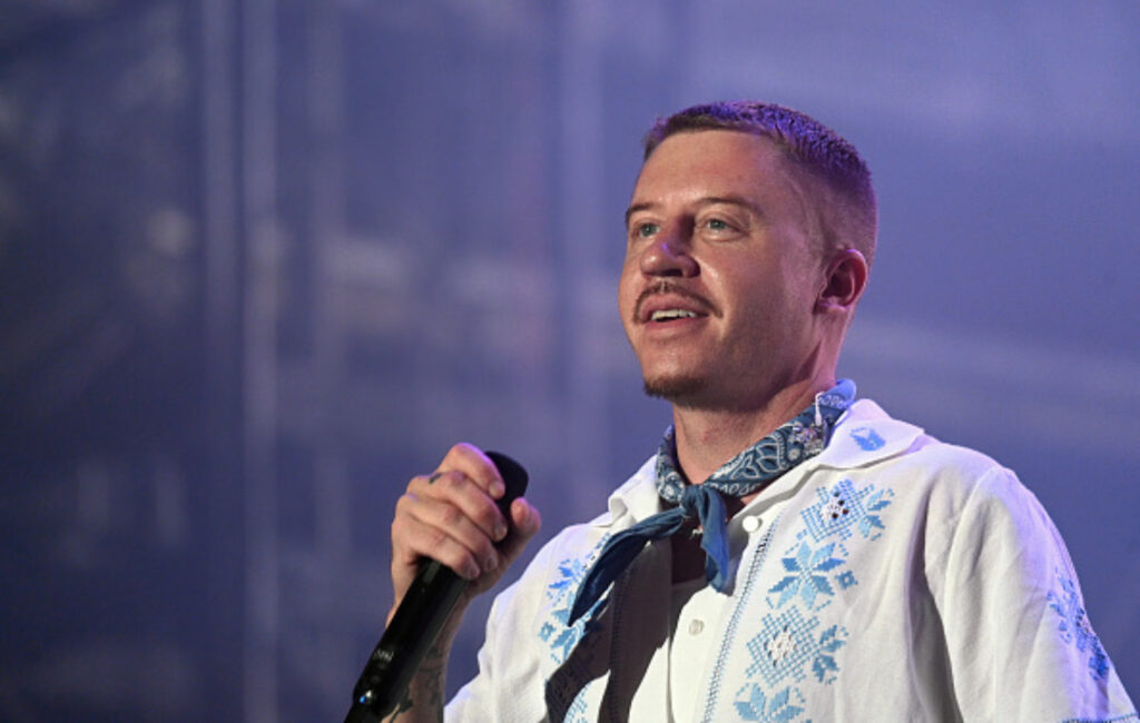 Macklemore calls for “free Palestine” and condemns ICE at first show since Ed Sheeran saga