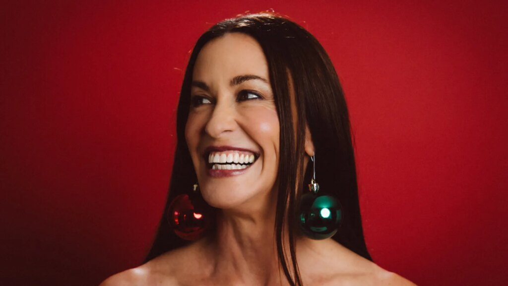 Alanis Morissette Is Dropping a Holiday Album