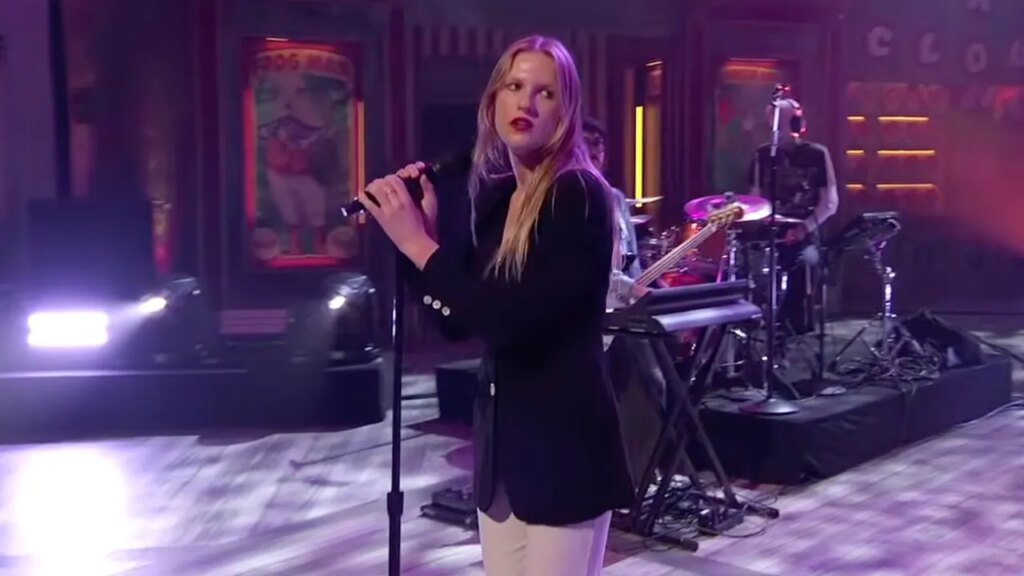 Watch Audrey Hobert Twirl Her Way Through “Chateau” on Kimmel