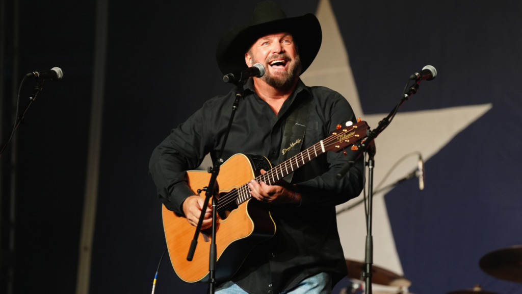 Garth Brooks Returns to Oklahoma for Rowdy Homecoming Concert
