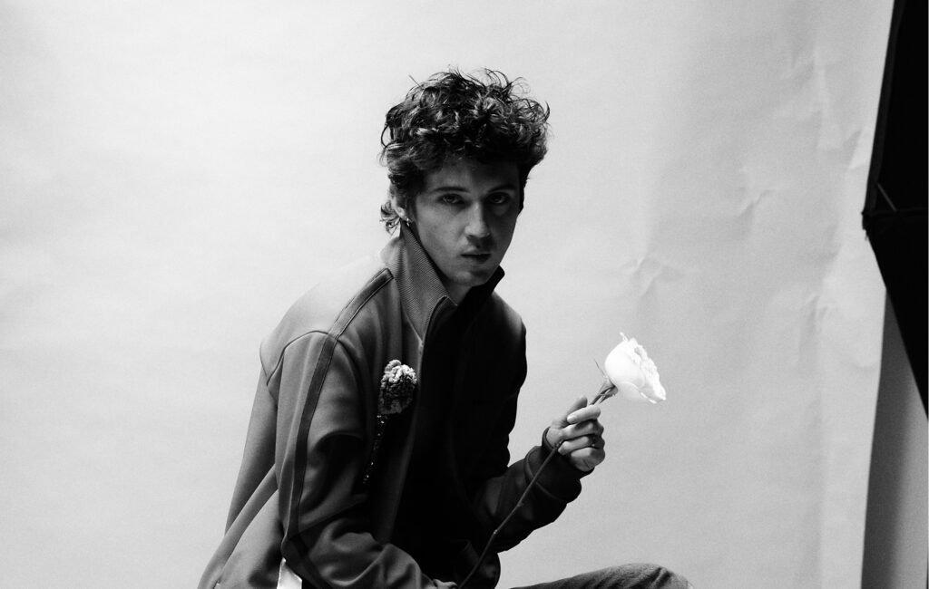 Troye Sivan – ‘She’s the Best’ review