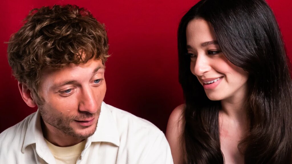 Jeremy Allen White and Mikey Madison on Dangers of Social Media