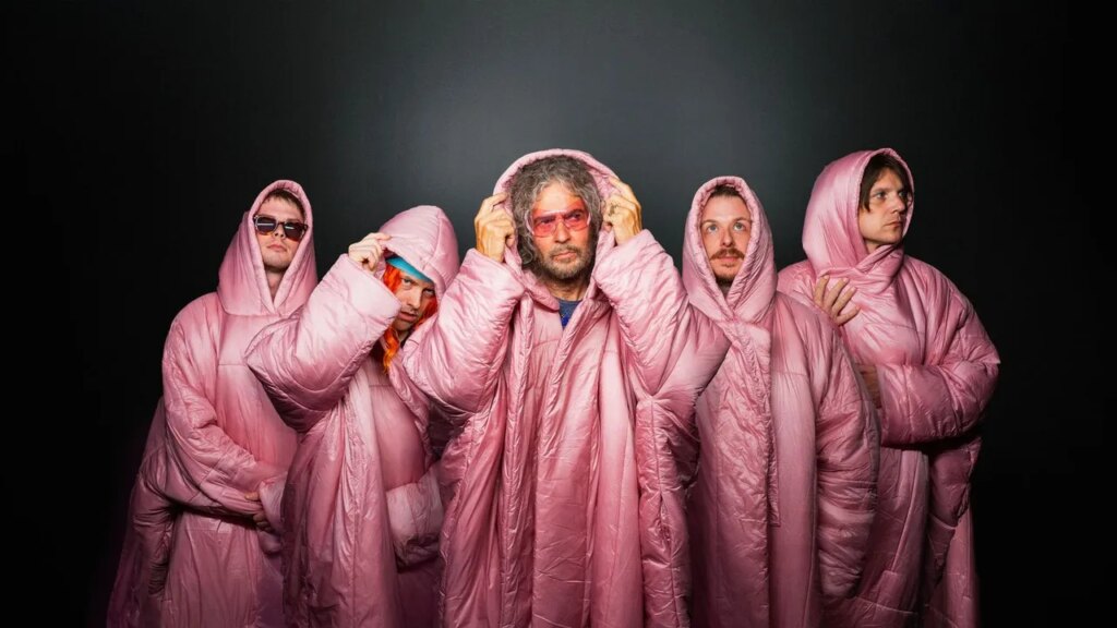 The Flaming Lips Reveal a Album The Teardrop Throbs