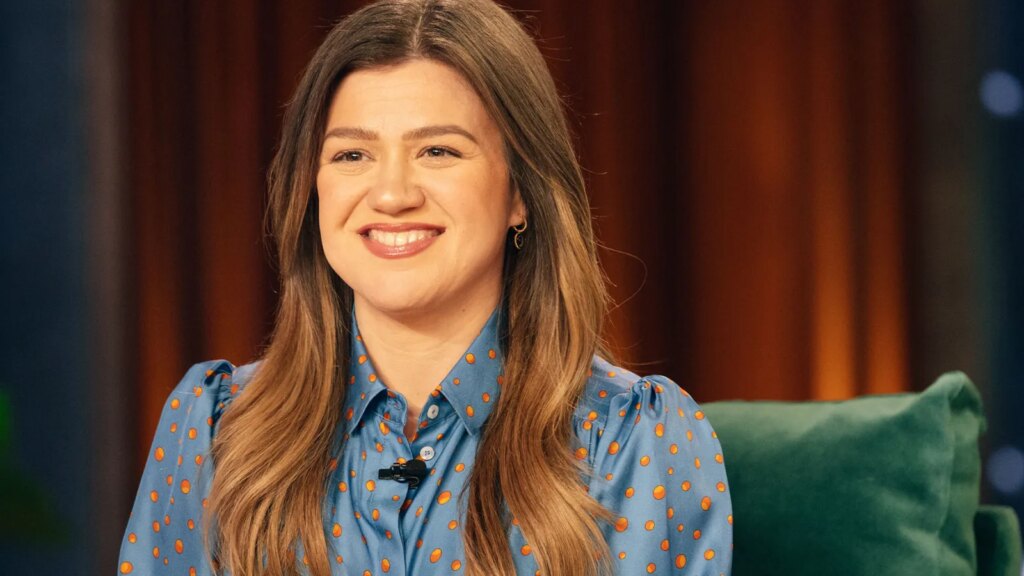 Shop Owner Says Kelly Clarkson Tried to ‘Destroy Our Business’