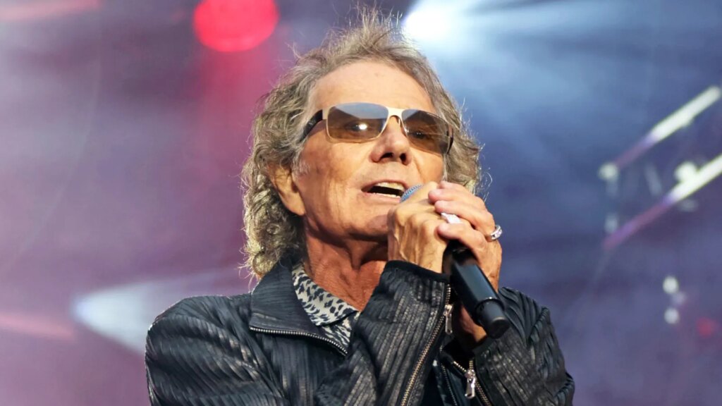 ‘We Built This City’: Mickey Thomas on Starship History, Grace Slick