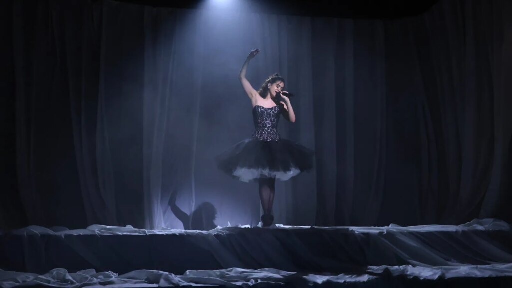 Rosalía ‘SNL’ Ballet Performance: Was She Really En Pointe?